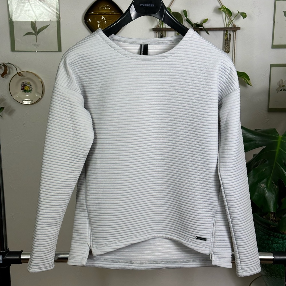Mondetta White Striped Sweatshirt